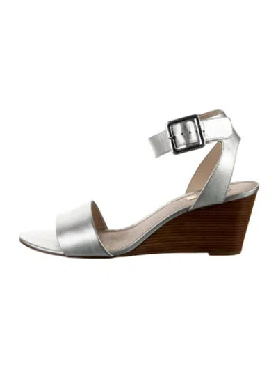 Pre-owned Louise Et Cie Leather Sandals In White