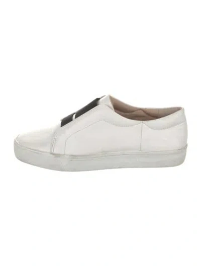 Pre-owned Louise Et Cie Leather Sneakers In White