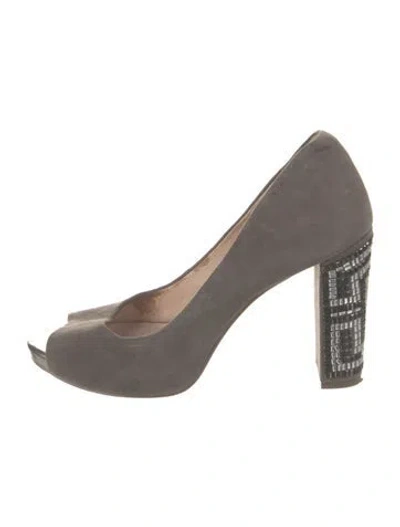 Pre-owned Louise Et Cie Suede Pumps In Gray