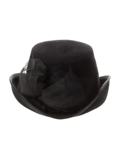 Pre-owned Louise Green Winter Hat In Black