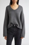 Loulou De Saison Derry Cashmere U-neck Sweater In Gray