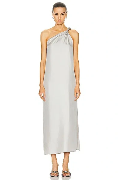 Loulou Studio Adela Midikleid Aus Seiden-twill Mit Asymmetrischer Schulterpartie In Hellgrau