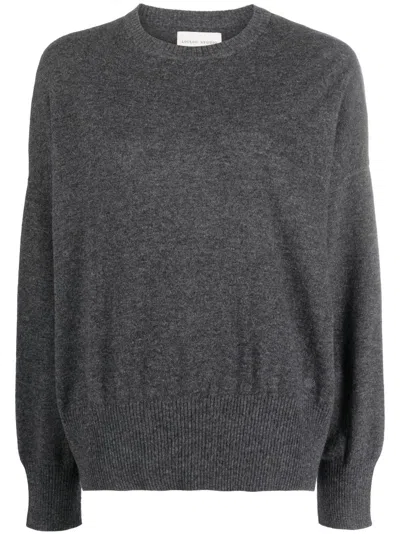 Loulou Studio Anaa Cashmere Crew-neck Jumper In Grau