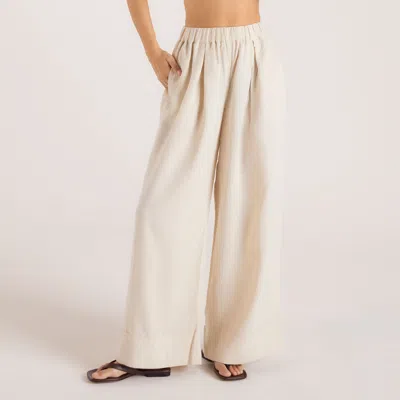 Lounge Cream In Neutral