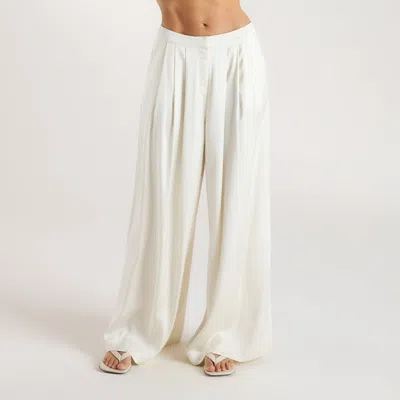 Lounge Cream In White