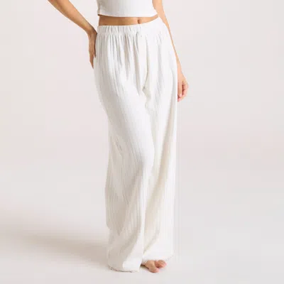 Lounge Cream In White