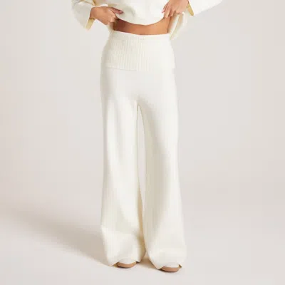Lounge Creme In White