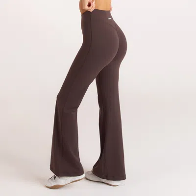 Lounge Dark Chocolate In Brown