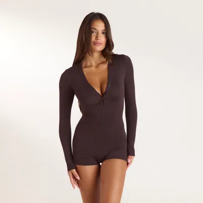 Lounge Dark Chocolate In Brown