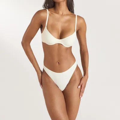 Lounge Latte In White
