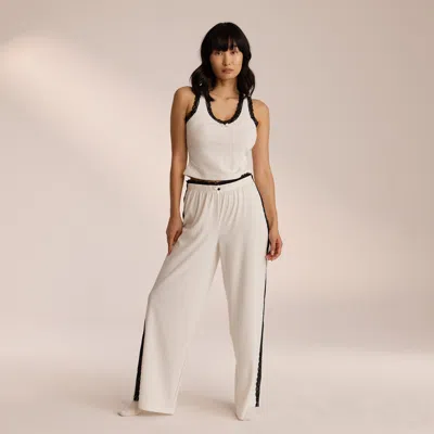 Lounge White