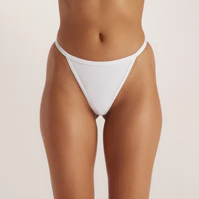 LOUNGE WHITE
