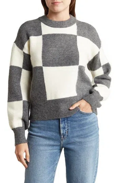 Love By Design Ellen Checkerboard Pullover In Heather Grey/antique