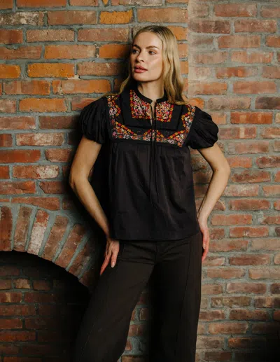 Love The Label Molly Top In Black