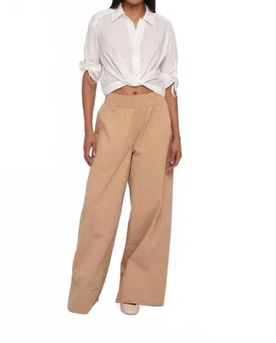 Love The Label Shannon Top In White In Brown