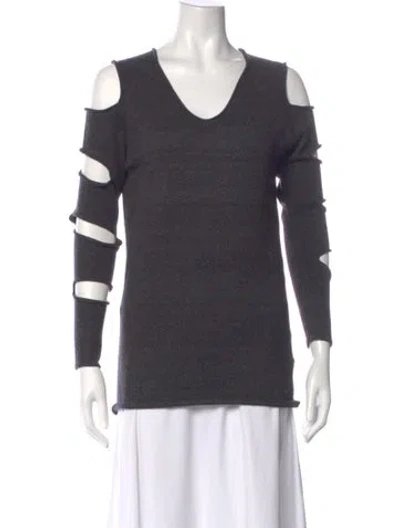 Pre-owned Love Token V-neck Long Sleeve Top In Gray