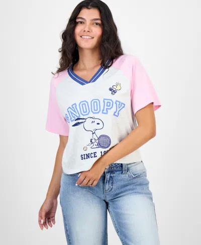 Love Tribe Juniors' Snoopy Tennis V-neck T-shirt In Gray