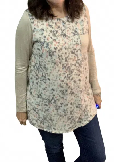 Lovely J Long Sleeve Top In Confetti In Neutral