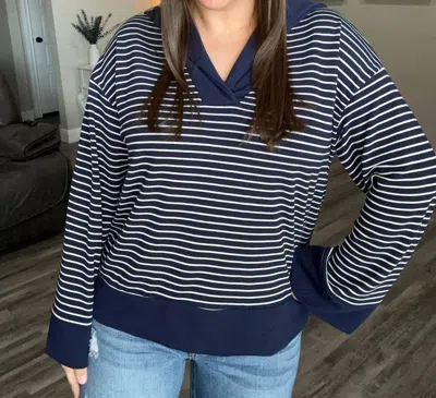 Lovely Melody My Weekend Sweatshirt In Navy In Blue