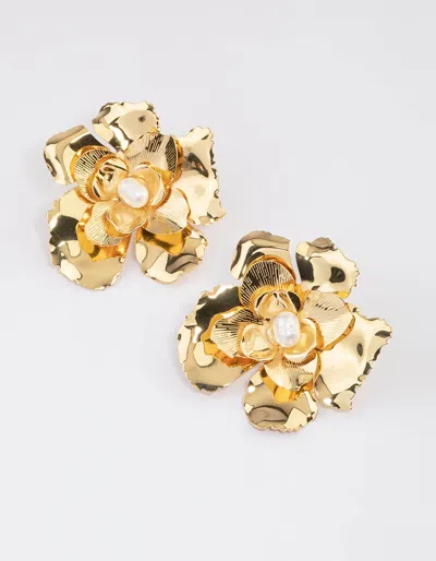Lovisa - Gold Plated Large Flower Freshwater Pearl Stud Earrings In Beige