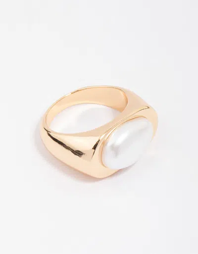 Lovisa Gold Oval Pearl Signet Ring