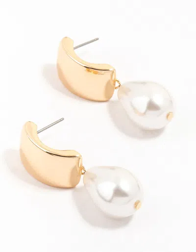 Lovisa Gold Rectangular Tear Drop Pearl Drop Earrings In White