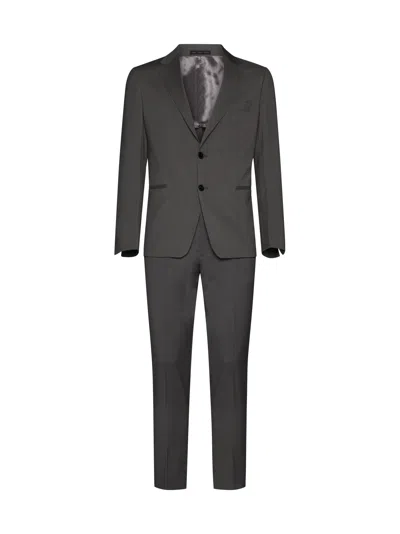 Low Brand Suit In Bracco