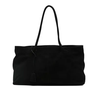 Low Classic Bags Black