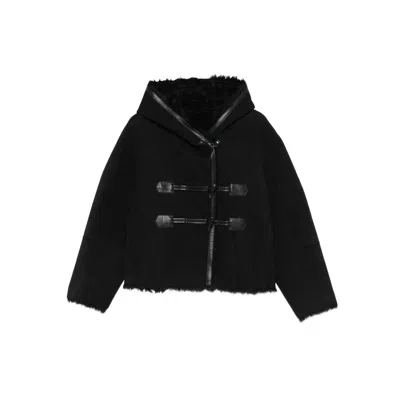 Low Classic Coats In Black