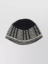 Low Classic Knit Two-tone Ribbed Hat Design In Black