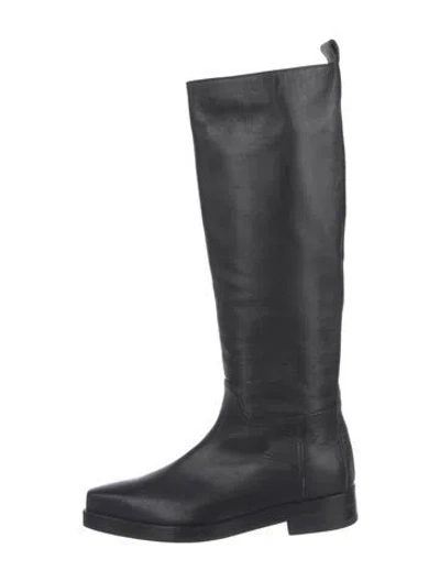 Pre-owned Low Classic Leather Riding Boots In Black