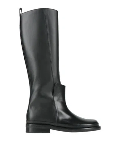 Low Classic Woman Boot Black Size 8 Cow Leather
