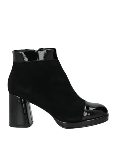 Luciano Barachini Woman Ankle Boots Black Size 6 Leather