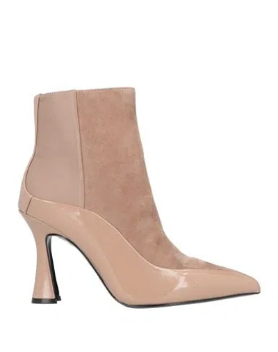 Luciano Barachini Woman Ankle Boots Light Brown Size 8 Soft Leather