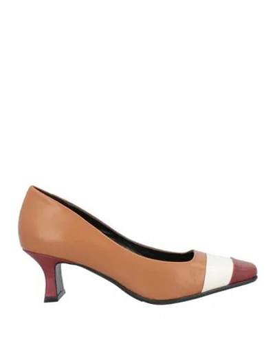 Luciano Barachini Woman Pumps Camel Size 7 Leather In Brown