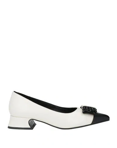 Luciano Barachini Woman Pumps White Size 7 Leather