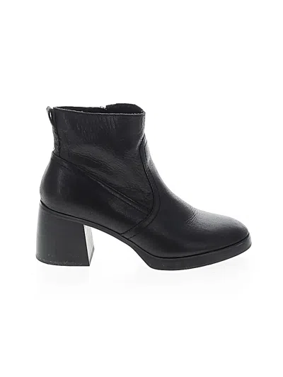 Pre-owned Lucky Brand Ankle Boots In Black