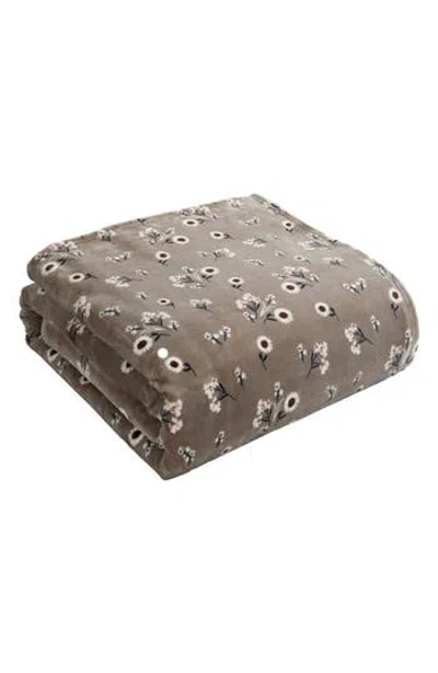 Lucky Brand Daisy Faux Shearling Throw Blanket In Beige