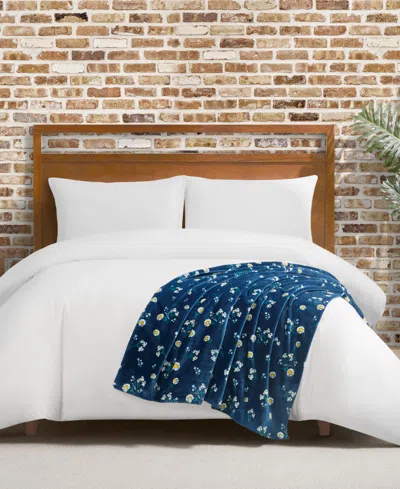 Lucky Brand Daisy Floral Cozy Plush Throw, 50" X 70" In Navy