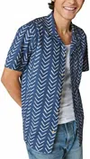 LUCKY BRAND PRINTED SHORT SLEEVE CAMP COLLAR SHIRT IN INDIGO STRIPE