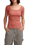 Lucky Brand Rib Scoop Neck T-shirt In Dusty Cedar