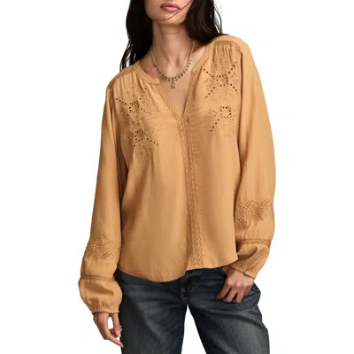 LUCKY BRAND LUCKY BRAND SCHIFFLI LACE ACCENT PEASANT TOP