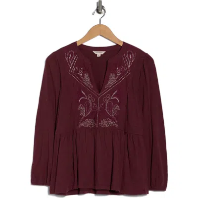 Lucky Brand Split Neck Peplum Top In Burgundy