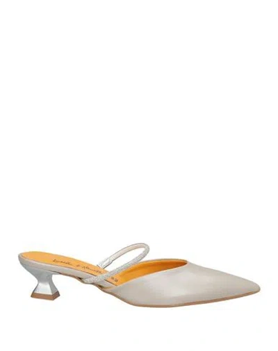 Lucrezia D'altavilla Woman Mules & Clogs Beige Size 8 Synthetisches Material In Sand
