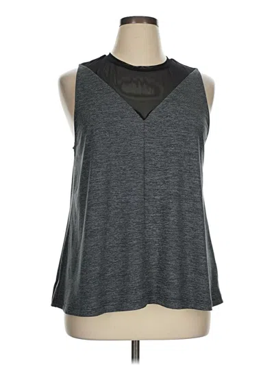Pre-owned Lucy Sleeveless T-shirt In Gray