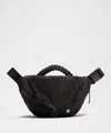 LULULEMON LULULEMON - CURVED CROSSBODY BAG WITH TOP HANDLE 3L - BLACK,NEUTRAL