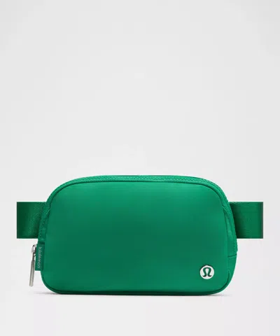 Lululemon - Everywhere Belt Bag With Long Strap 1l - Raceway Green