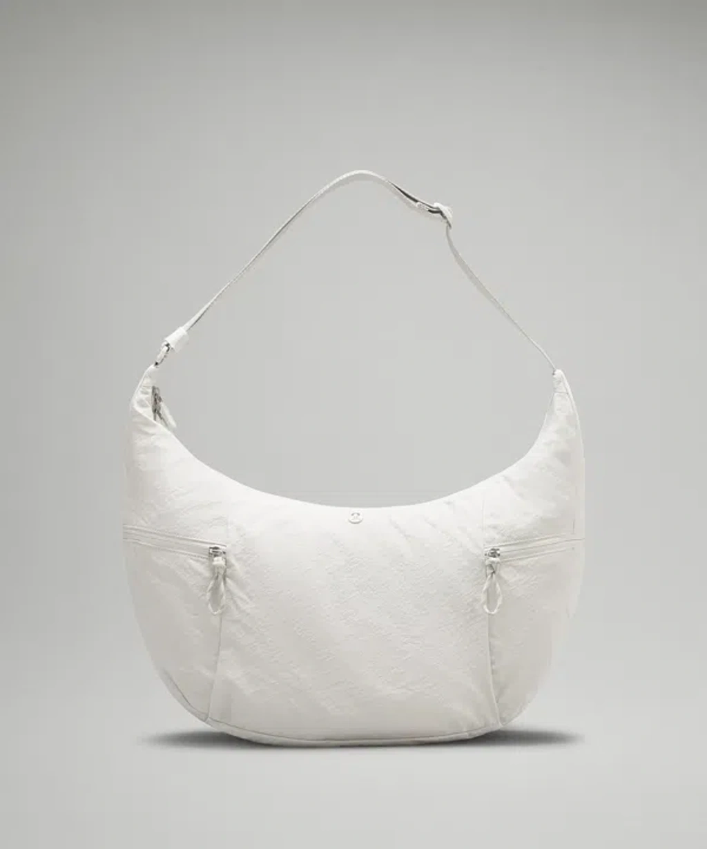 ラージ スラウチー スリングバッグ 13L | バッグ | Lululemon JP