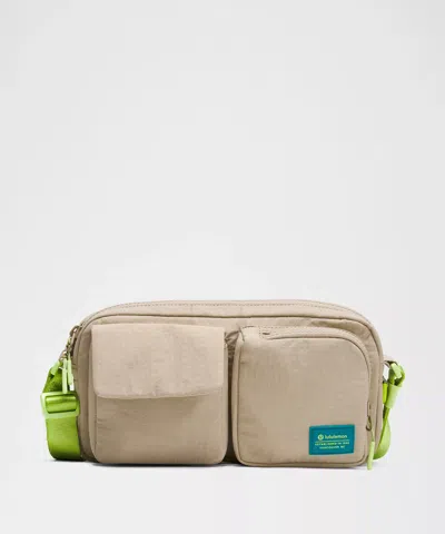 Lululemon Multi-pocket Crossbody Bag 2.5l