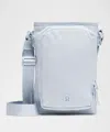 Lululemon - Water Bottle Crossbody With Front Pocket 2l - Starch Blue